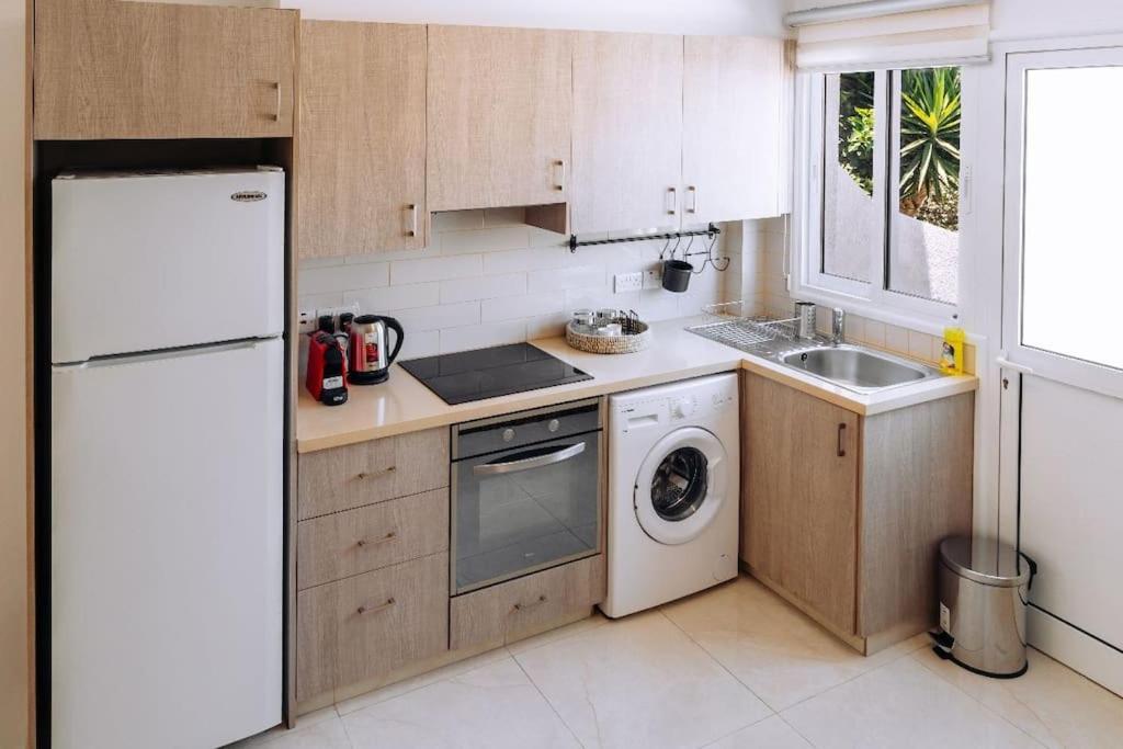 Venus Townhouse Near The Sea Paphos
